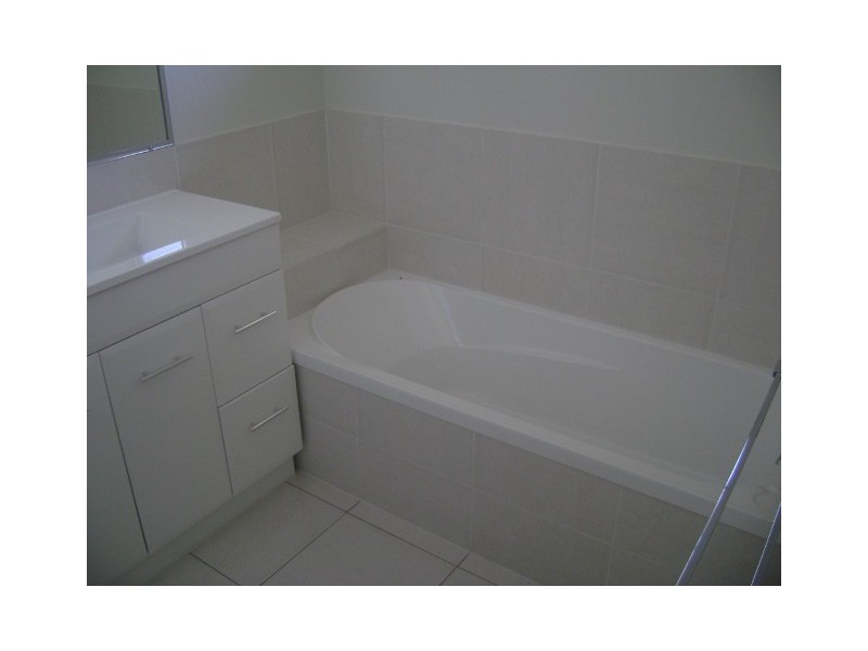 20 Fay Street, Blackwater QLD 4717