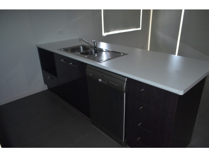 8 Cordingly Street, Blackwater QLD 4717