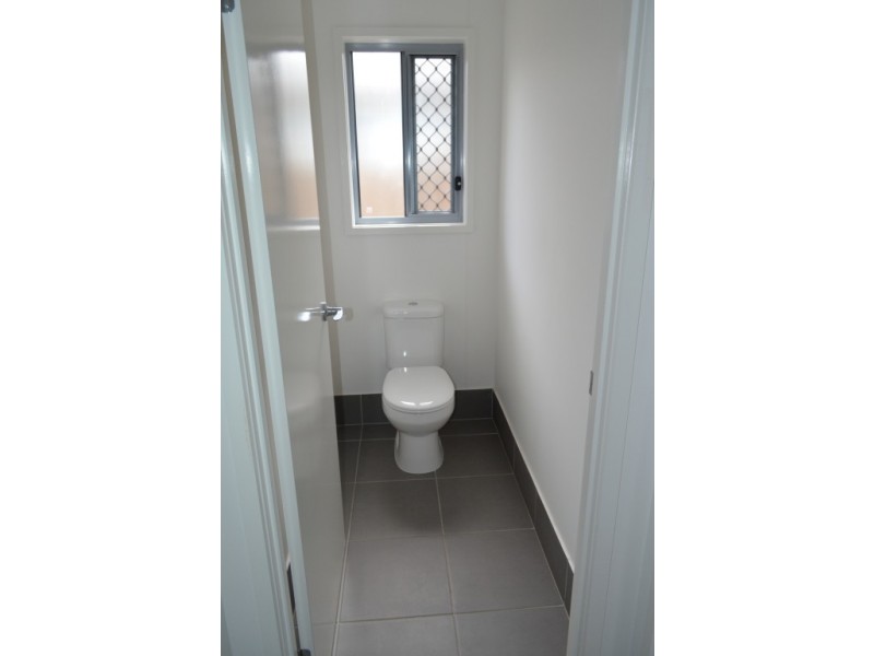 8 Cordingly Street, Blackwater QLD 4717