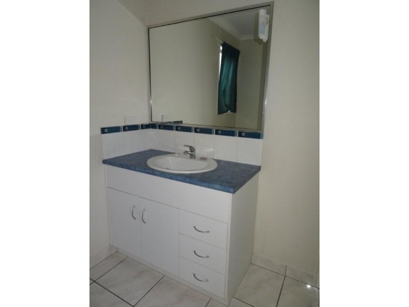 13 Campbell, Bluff QLD 4702