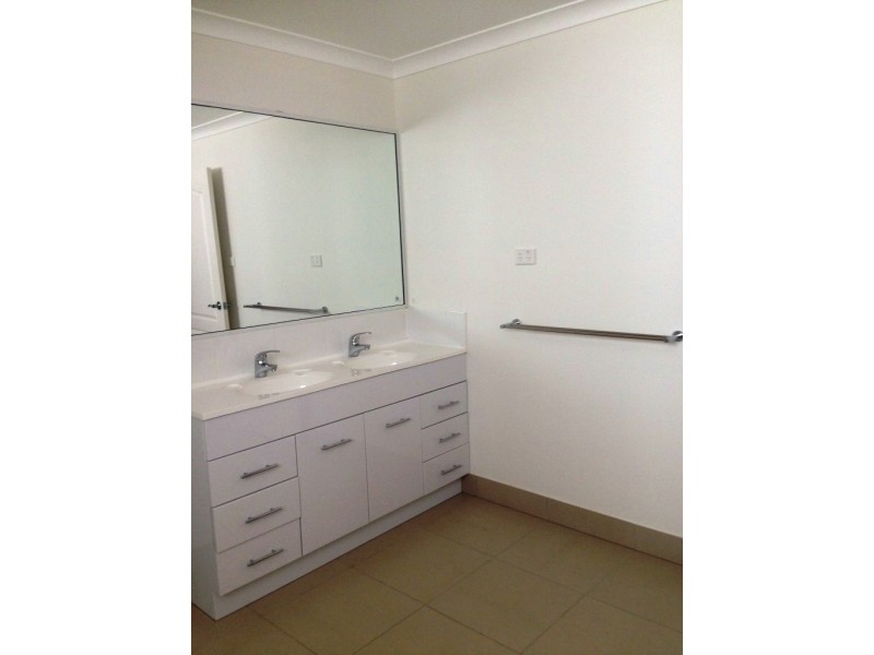 3/16 Bauman Way, Blackwater QLD 4717