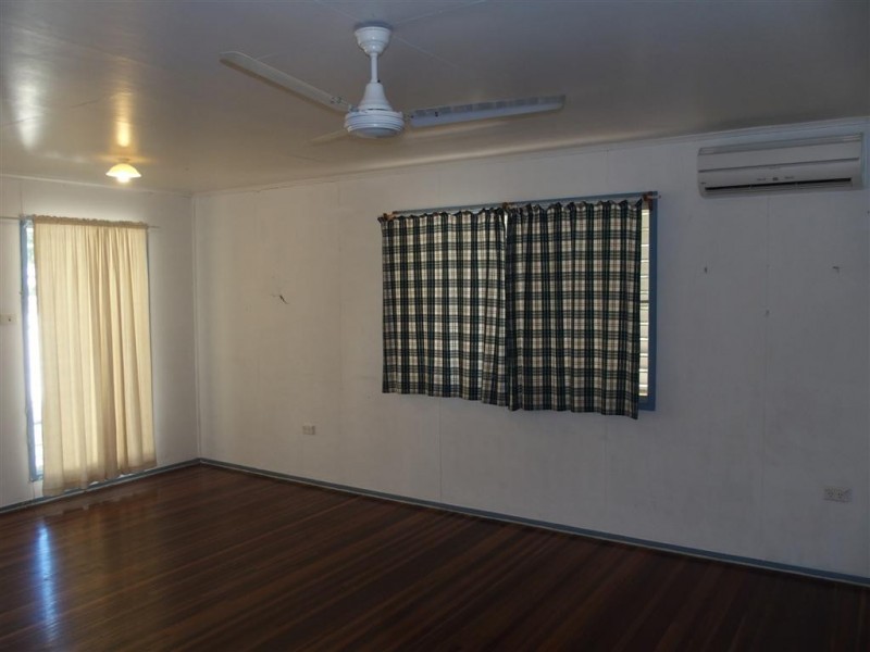 7 Bottletree Ave, Blackwater QLD 4717