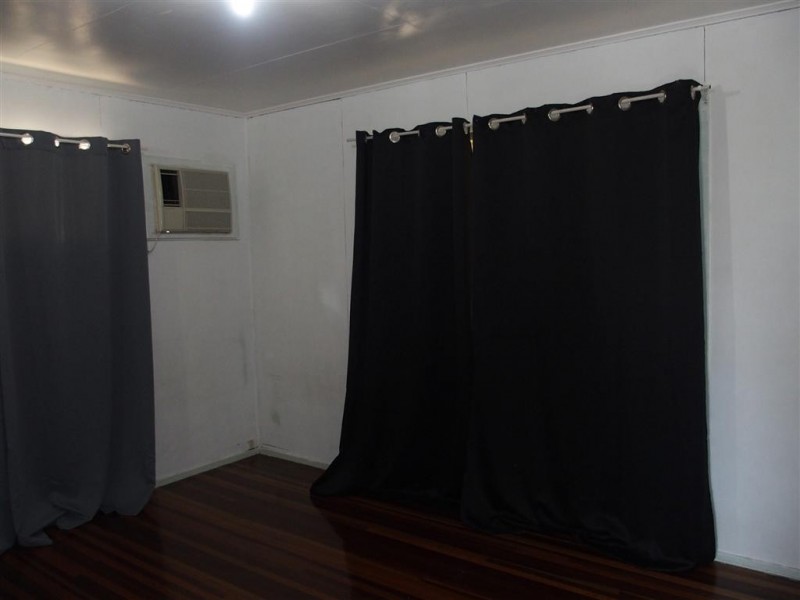 7 Bottletree Ave, Blackwater QLD 4717