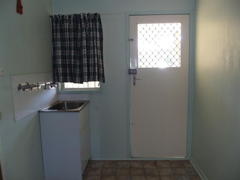 7 Bottletree Ave, Blackwater QLD 4717