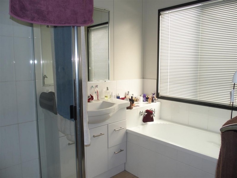 18 Deacon Drive, Blackwater QLD 4717