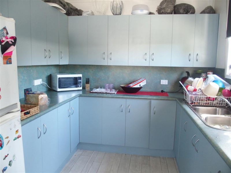 16 Gum Street, Blackwater QLD 4717