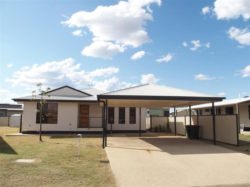 15 Deacon Drive, Blackwater QLD 4717