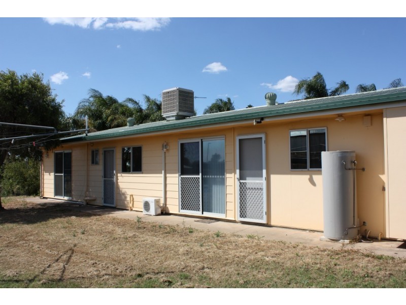 16 Littlefield Street, Blackwater QLD 4717