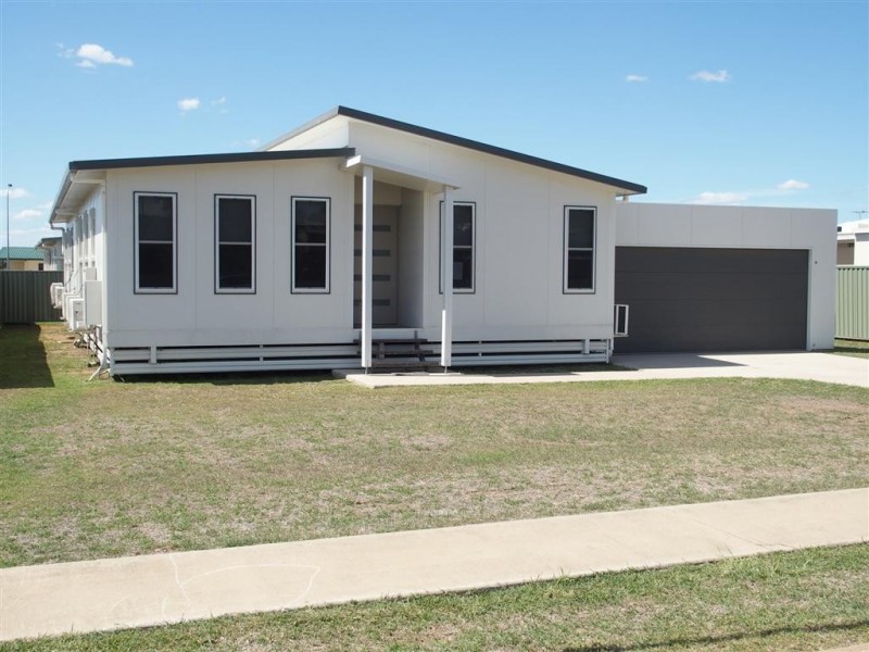 16 Hunter Street, Blackwater QLD 4717