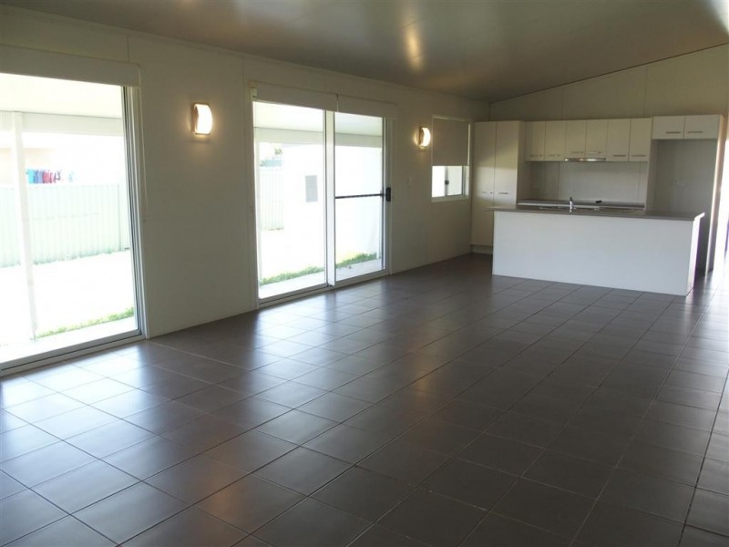 16 Hunter Street, Blackwater QLD 4717