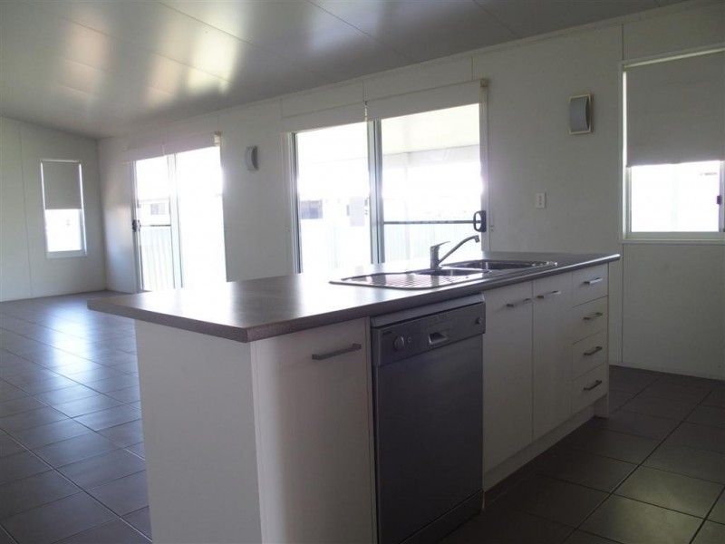 16 Hunter Street, Blackwater QLD 4717
