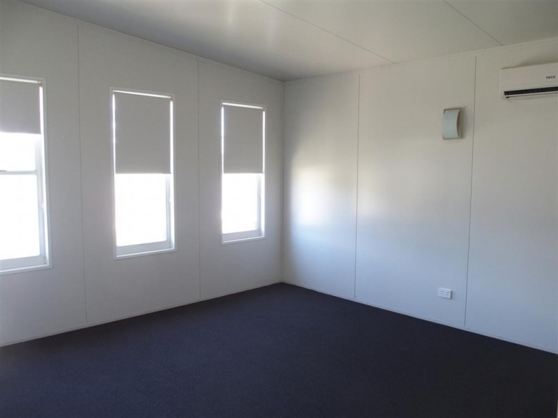 16 Hunter Street, Blackwater QLD 4717