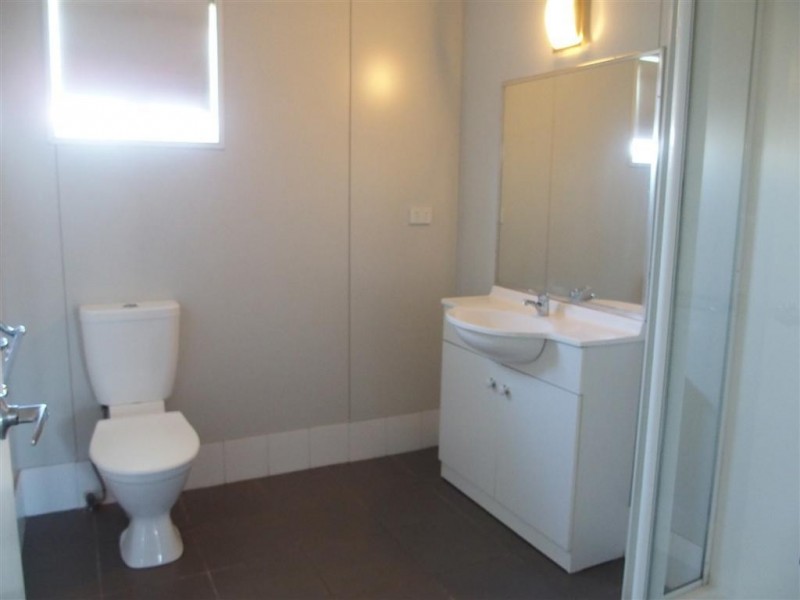 16 Hunter Street, Blackwater QLD 4717