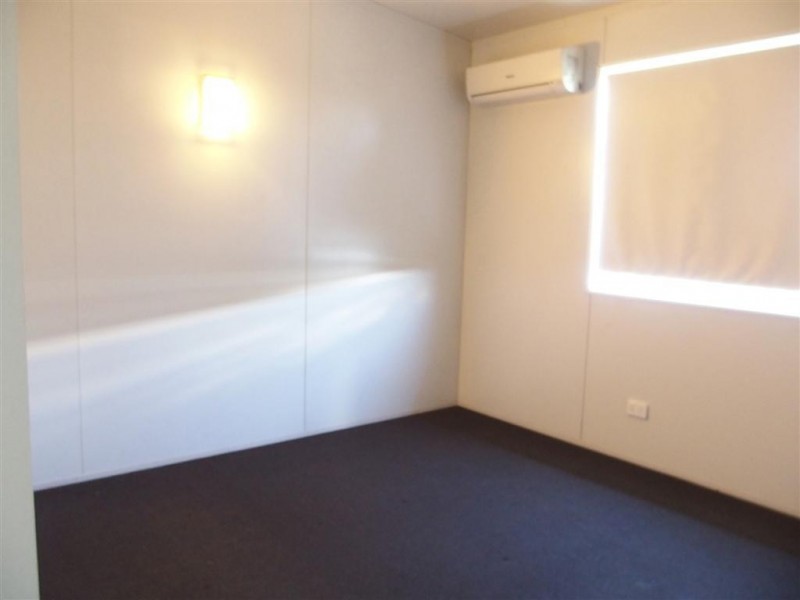 16 Hunter Street, Blackwater QLD 4717