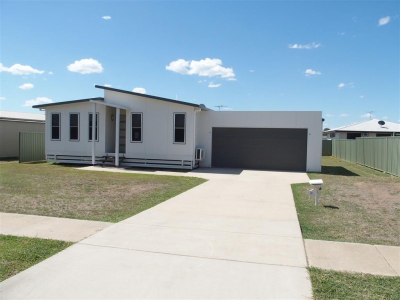 16 Hunter Street, Blackwater QLD 4717
