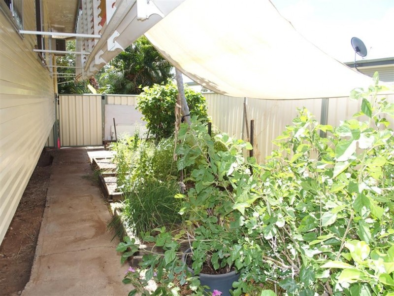 1 Bottletree Avenue, Blackwater QLD 4717