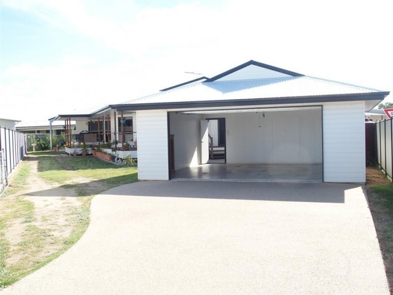 20 Summer Red Court, Blackwater QLD 4717