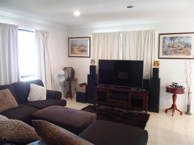 20 Summer Red Court, Blackwater QLD 4717