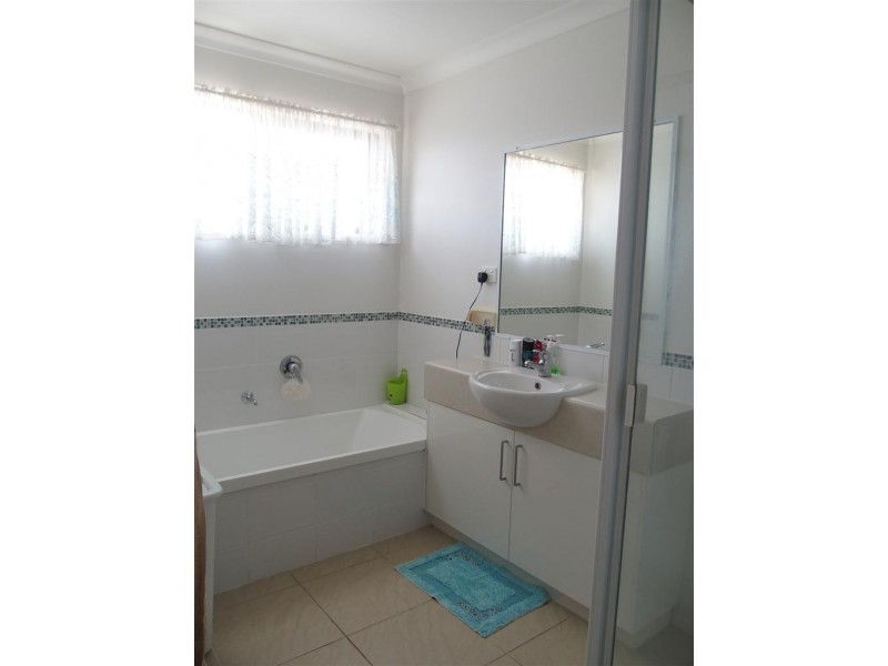 20 Summer Red Court, Blackwater QLD 4717