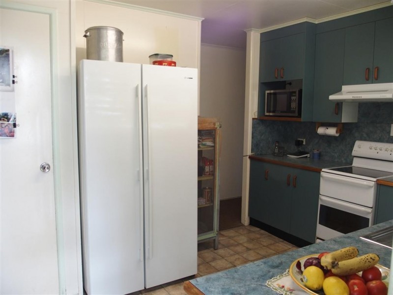 14 Bredhauer Street, Blackwater QLD 4717