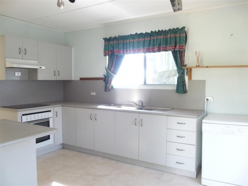 34 Littlefield Street, Blackwater QLD 4717