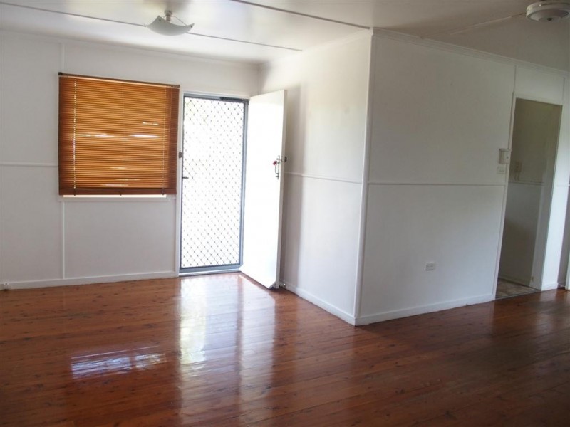 10 Seeman Street, Blackwater QLD 4717