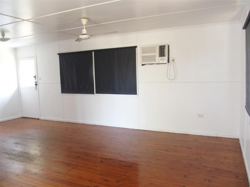 10 Seeman Street, Blackwater QLD 4717