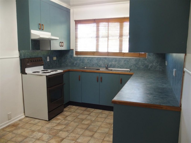 10 Seeman Street, Blackwater QLD 4717