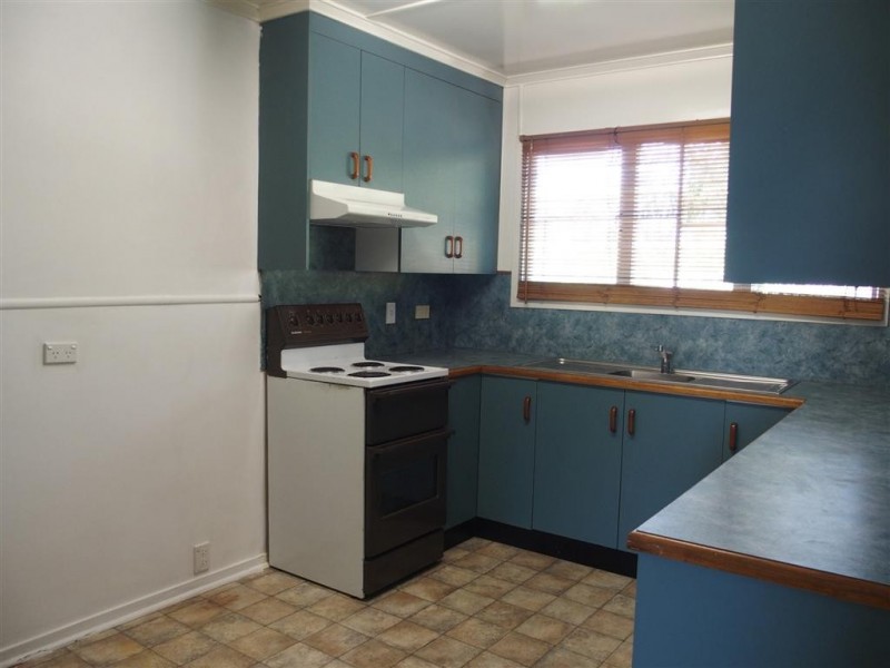 10 Seeman Street, Blackwater QLD 4717