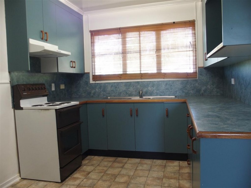 10 Seeman Street, Blackwater QLD 4717