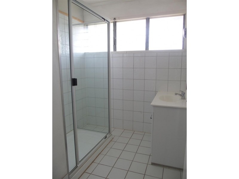 10 Seeman Street, Blackwater QLD 4717