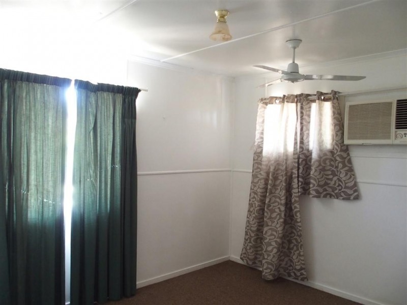 10 Seeman Street, Blackwater QLD 4717