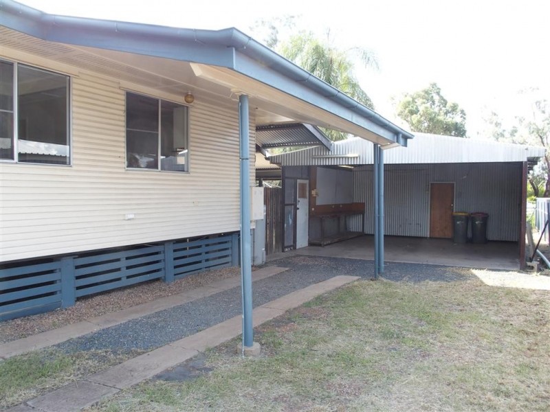 2 Eucalyptus Street, Blackwater QLD 4717
