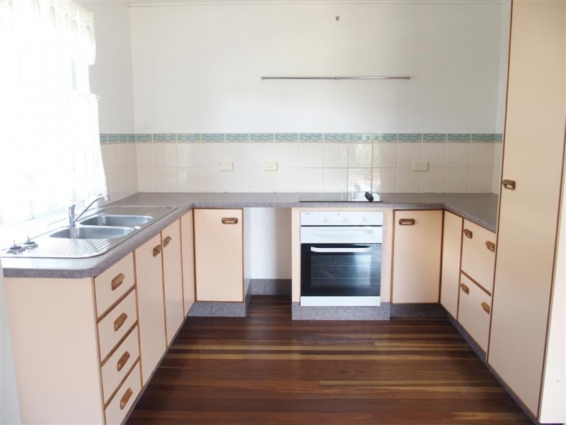 3 Taurus Street, Blackwater QLD 4717