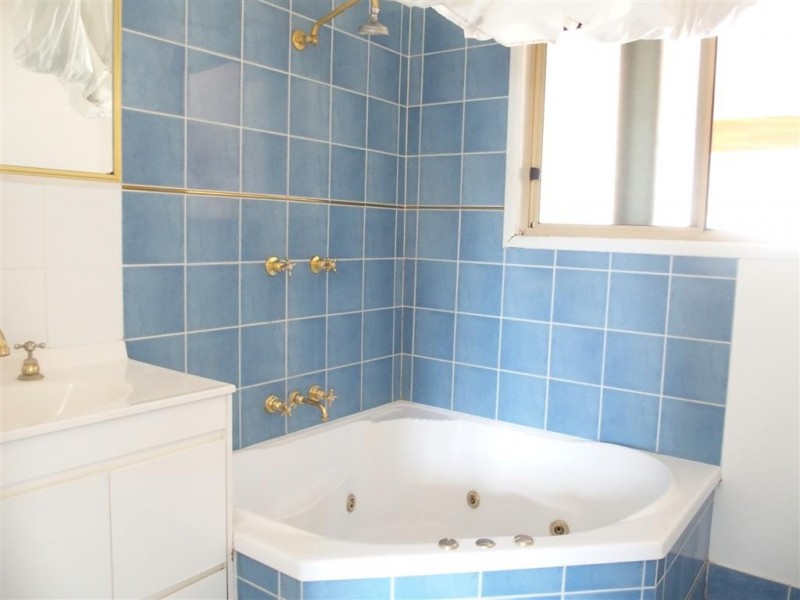 3 Taurus Street, Blackwater QLD 4717