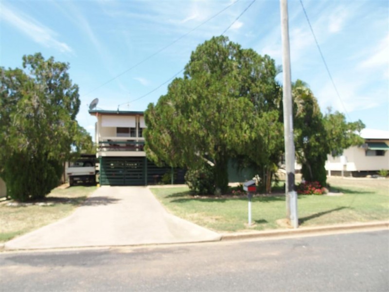 8 Columba Street, Blackwater QLD 4717