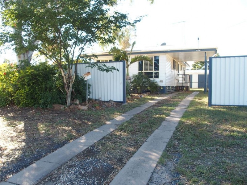 29 Long Street, Blackwater QLD 4717