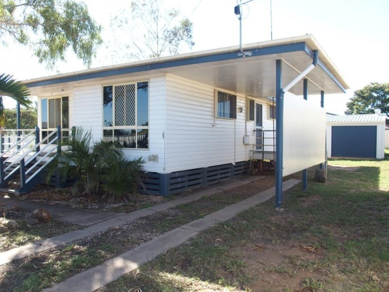 29 Long Street, Blackwater QLD 4717
