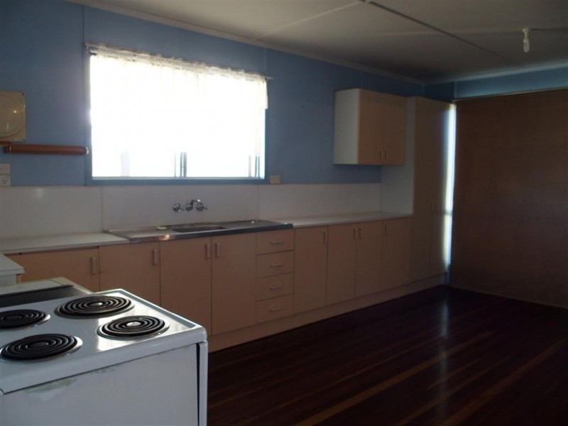 29 Long Street, Blackwater QLD 4717