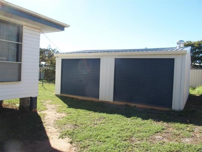 29 Long Street, Blackwater QLD 4717