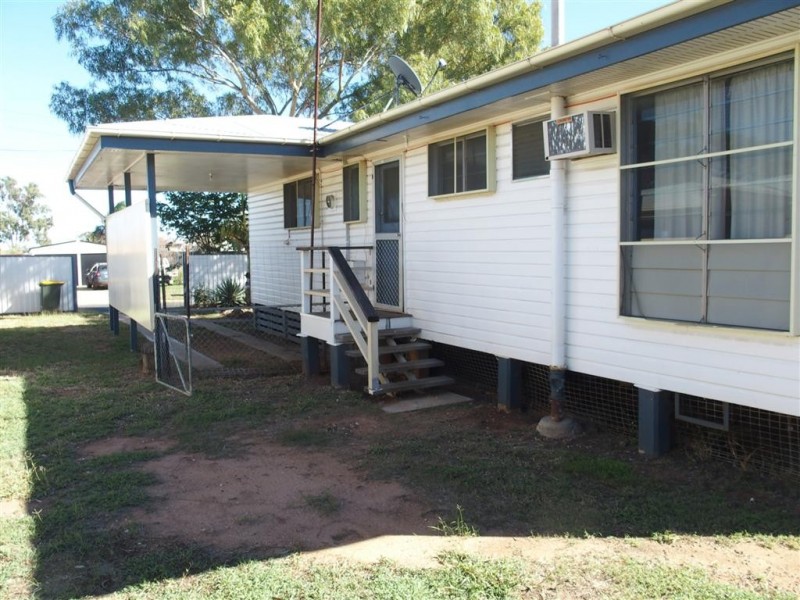 29 Long Street, Blackwater QLD 4717