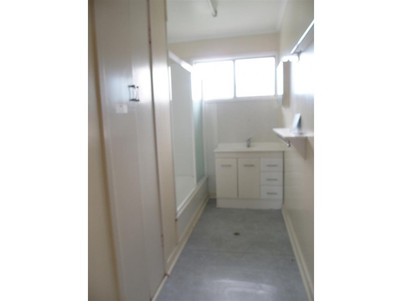 24 Gidyea Street, Blackwater QLD 4717