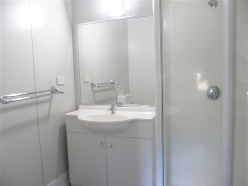 8 Hunter St, Blackwater QLD 4717