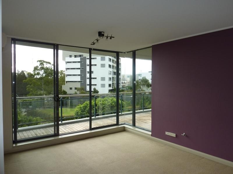 80/27 Bennelong Parkway, Wentworth Point NSW 2127