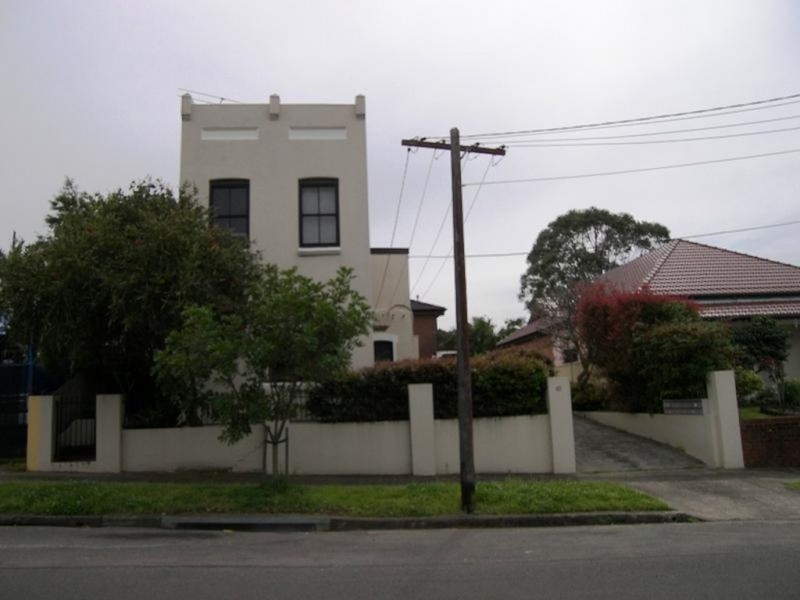 2/65 Renwick Street, Marrickville NSW 2204
