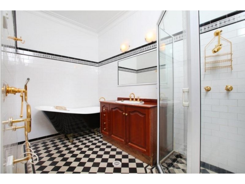 32 Queen Street, Newtown NSW 2042