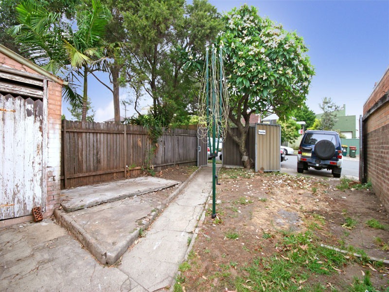 28 Hogan Ave, Sydenham NSW 2044