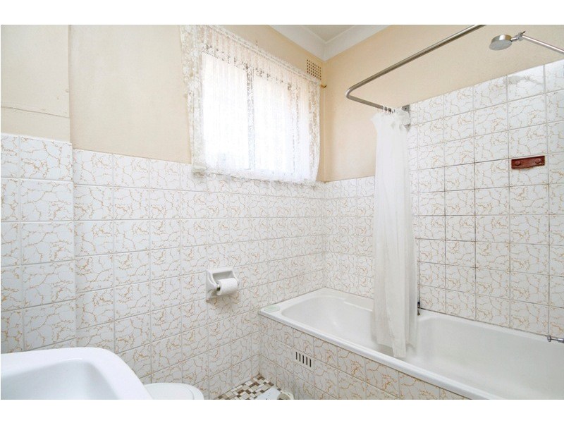 31 Cornelia St, Wiley Park NSW 2195