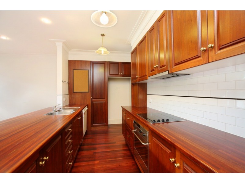 32 Queen St, Newtown NSW 2042