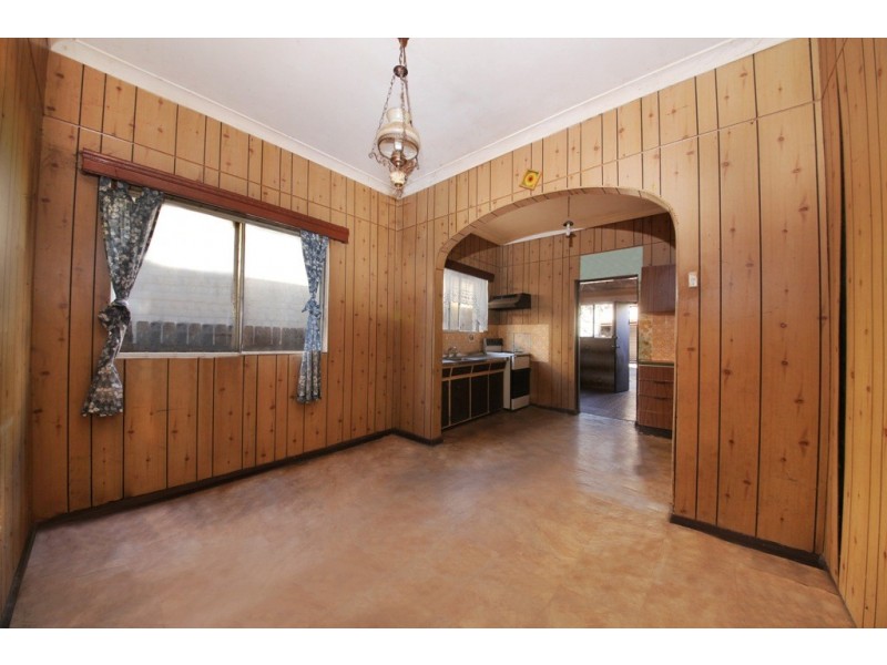 131 Edgeware Rd, Newtown NSW 2042